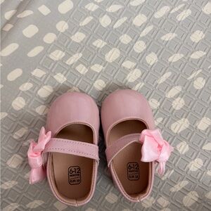 Adorable Pink Baby Shoes with Bow